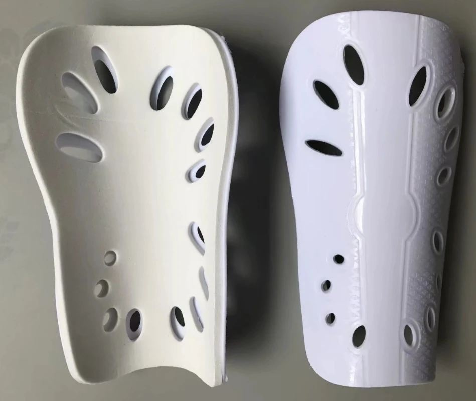 Football Shields Soccer Shin Guards Kits for Children Man 1pair Protective Gear Breathable Plastic Safety Shin Pads Accessories soccer shin guards shin guard pads