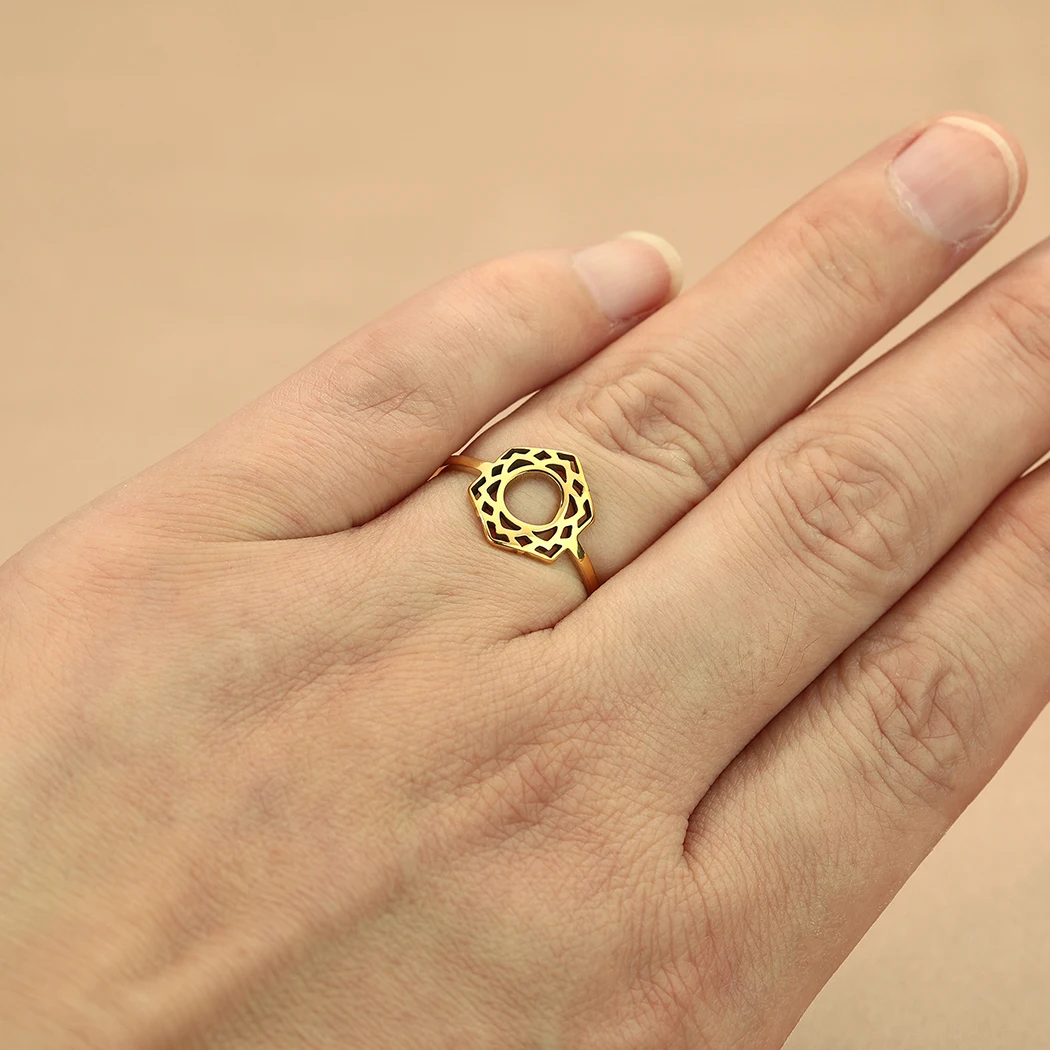 Anillo Geométrico de Flor y Hoja Vintage (Acero Inoxidable Dorado) S3849b3efafa44262922626ed46b6cf6fm