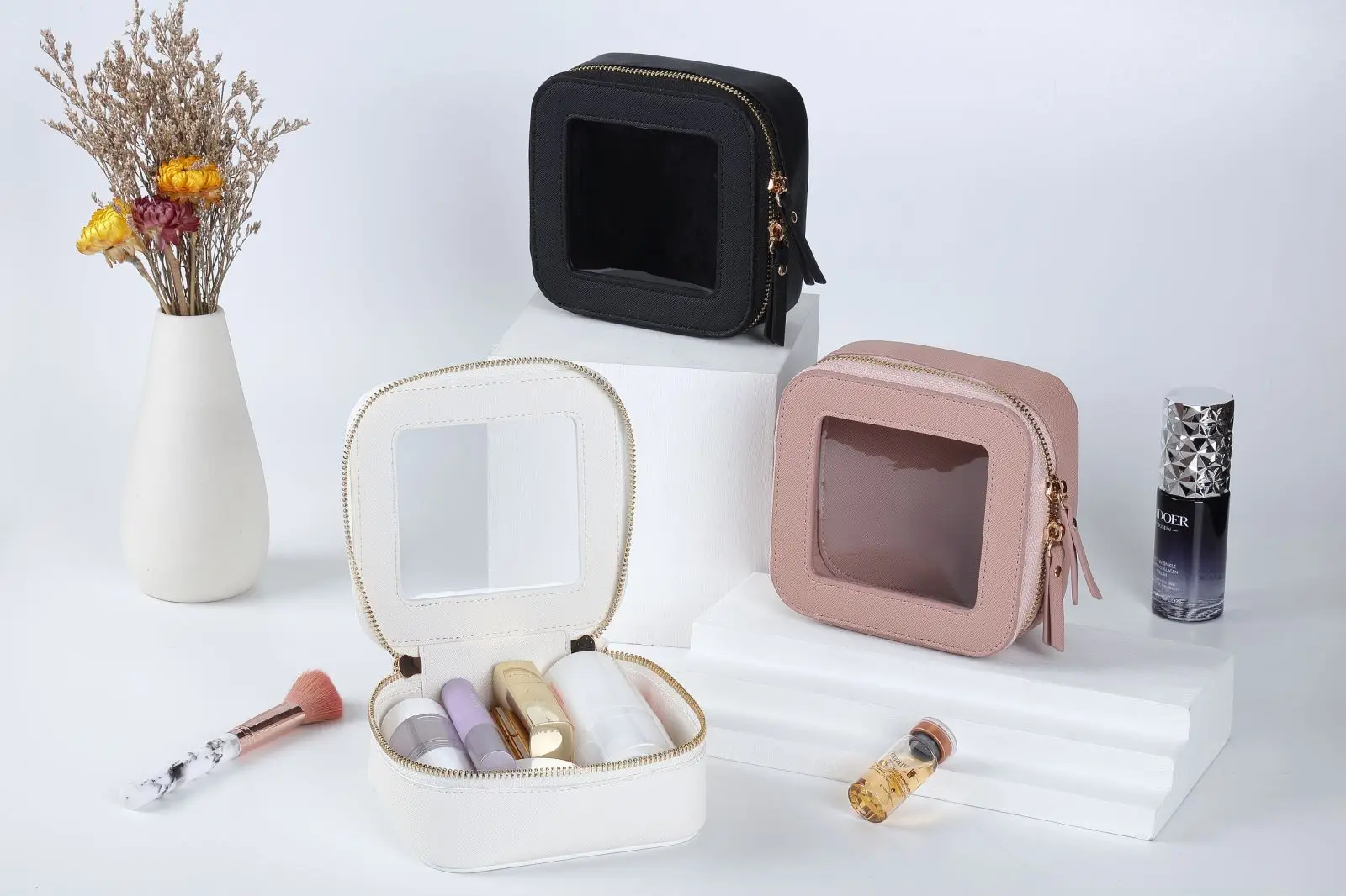 Description Picture 3 of itemTransparent Mini Makeup for Cute Clear Pouch Waterproof Travel Grooming and Makeup Bag Portable and Compact Makeup Storage Box