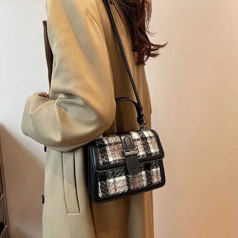 2023 Winter New Luxury Designe Crossbody Bags For Women Classic Vintage Woolen Shoulder Purses Fashion Casual Female Handbags