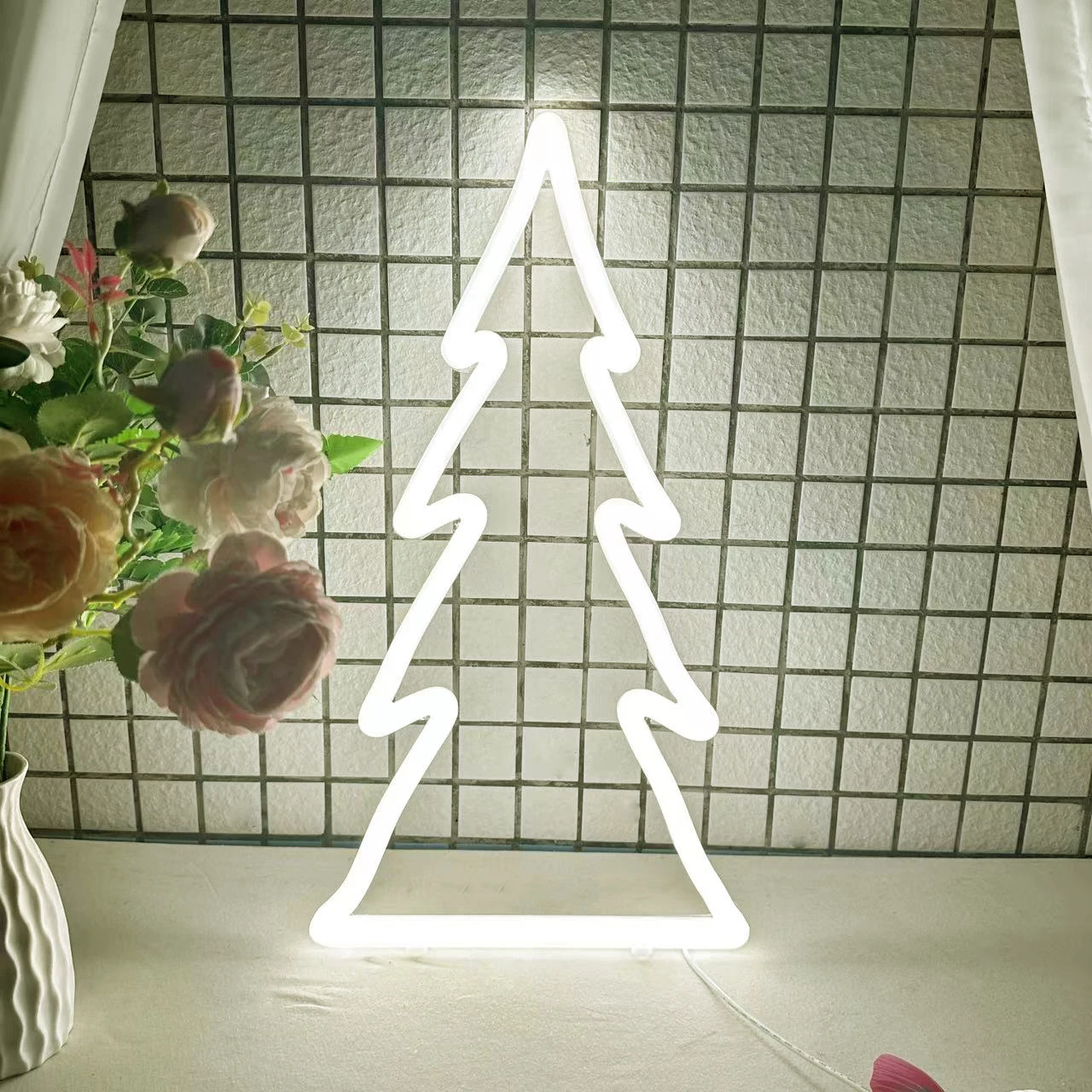 Christmas Tree LED Neon Light Sign for Christmas Shop Window Display Cafe Bar Decor USB Powered Dimmable Night Light Indoor Use 4