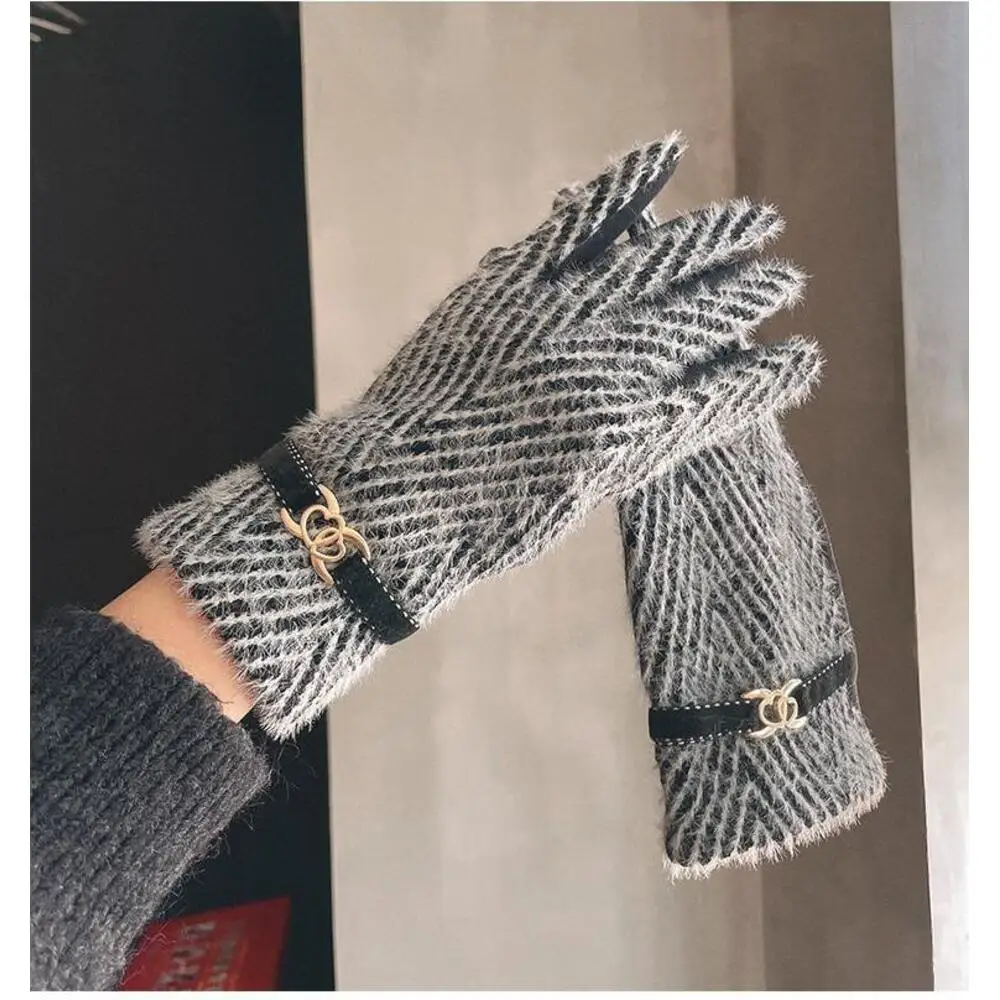 The Temperature of Two Hearts~Warm Gloves for Women in Autumn and Winter Fashionable Velvet Riding to Prevent Cold_voghion.com