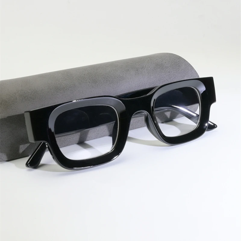KOCOLIOR Neue Retro Kleine Quadratische Brillenfassung Anti-Blaulicht Photochrome Lesebrille für Männer und Frauen Vollrandbrille
