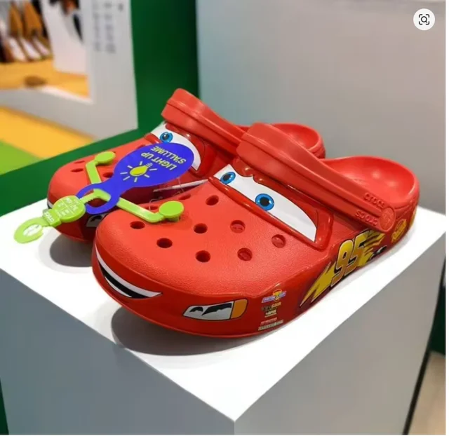 Sandales pour enfants voitures de bande dessinée chaussures de grotte pour enfants dessin animé EVA respirant garçons et filles chaussures de plage en plein air antidérapantes 1