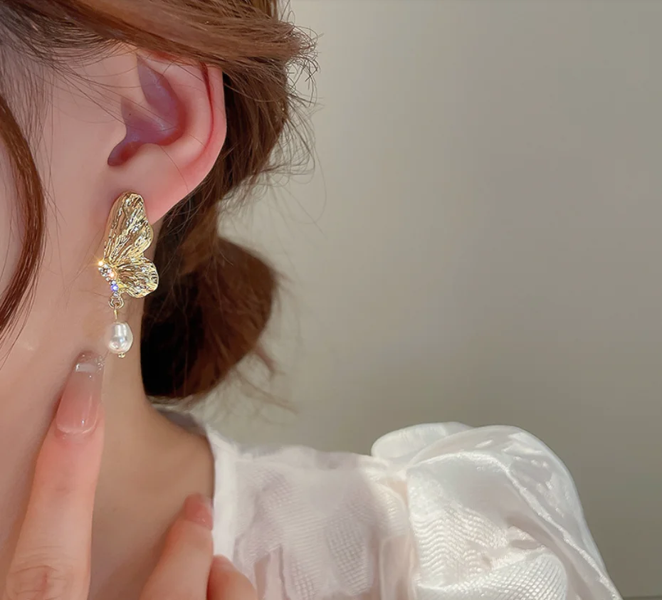 S925 silver needle alloy pleated butterfly Baroque Vintage Pearl Earrings for women Fashion Jewelry