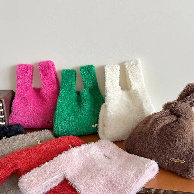 

Niche Design Solid Color Simple Knitted Plush Bag Commuter Street Handbag Large Capacity Package Korean Version Plush Bag