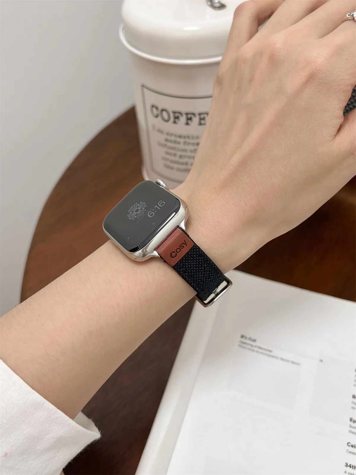 Watch Band For iWatch 42/44/45/46/49mm 38/40/41mm PU Leather Fashion Watch Strap For Watch Series Ultra2 Series 10/9/8/7/6/5/4/3/2/1_voghion.com