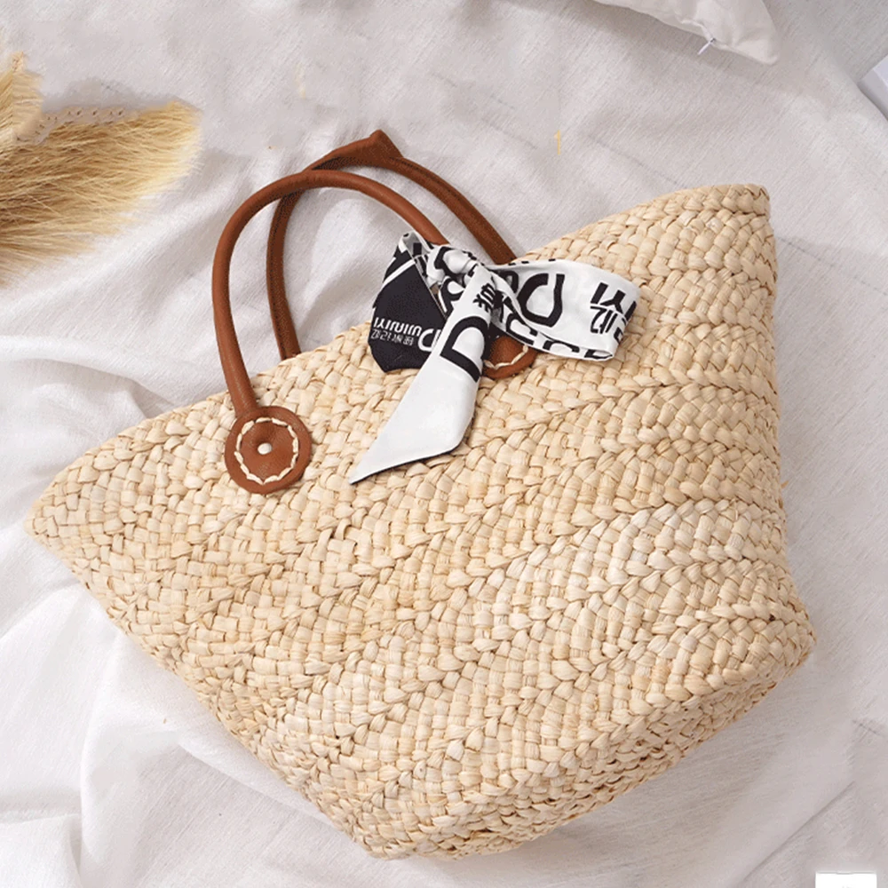 Рисунок 2 - Сумка из ротанга женская