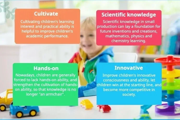 Ahşap mekanik parçaları monte eden eller