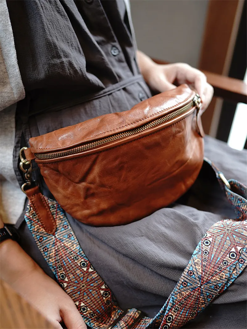 Simple casual designer natural genuine leather ladies saddle bag daily outdoor weekend real cowhide small chest bag shoulder bag