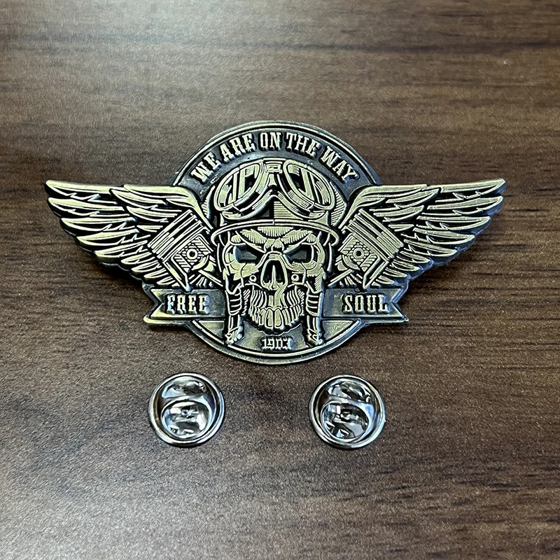 Retro Motorcycle Cartoon Metal Brooch Creativity Fashion Enamel Skull Pins for Friend Fans Boutique Medal Gift Badges Collecting