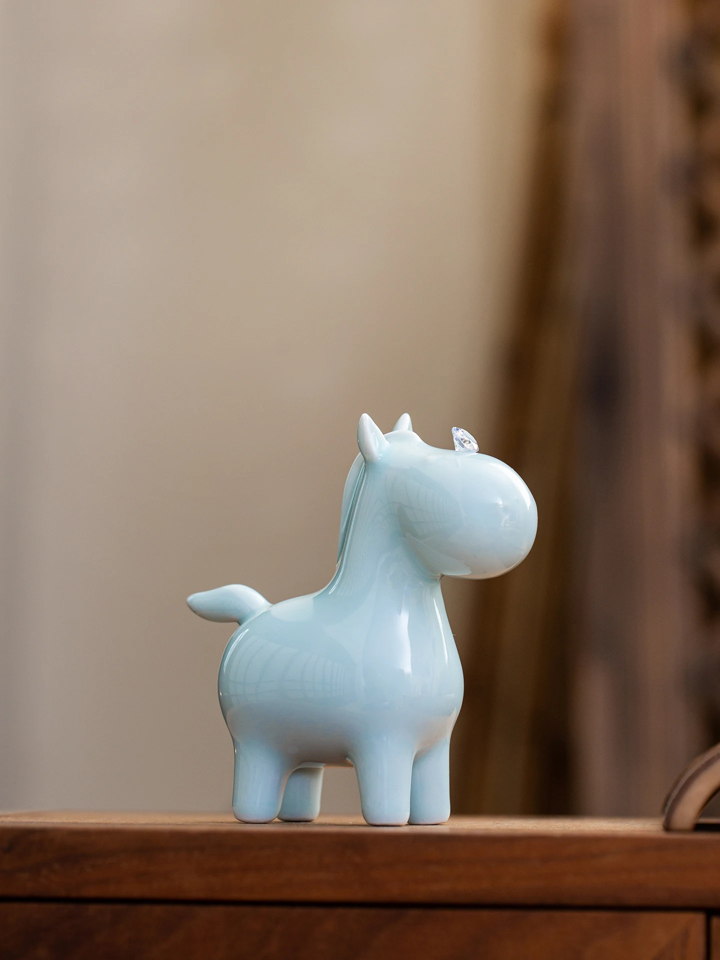 Jingdezhen 세라믹 말 인형 사무실 책상 장식 부를 끌어들이는 생일 선물 거실 장식 독창적인 디자인