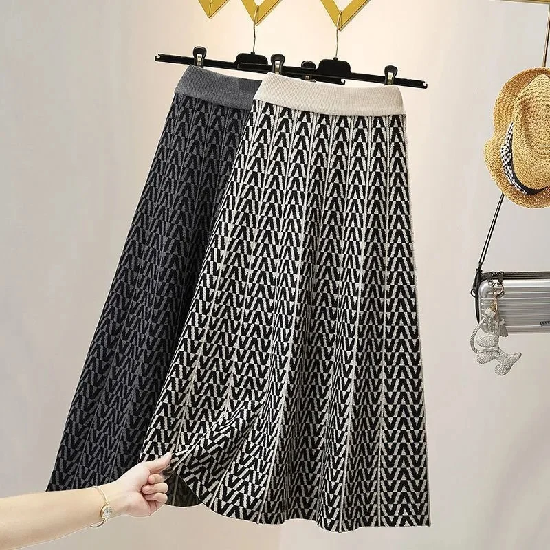 

New Autumn Winter Vintage Stretch High Waiste Midi Pleated Houndstooth Printed Knitted Skirt For Women Runway Plaid Long Skirts