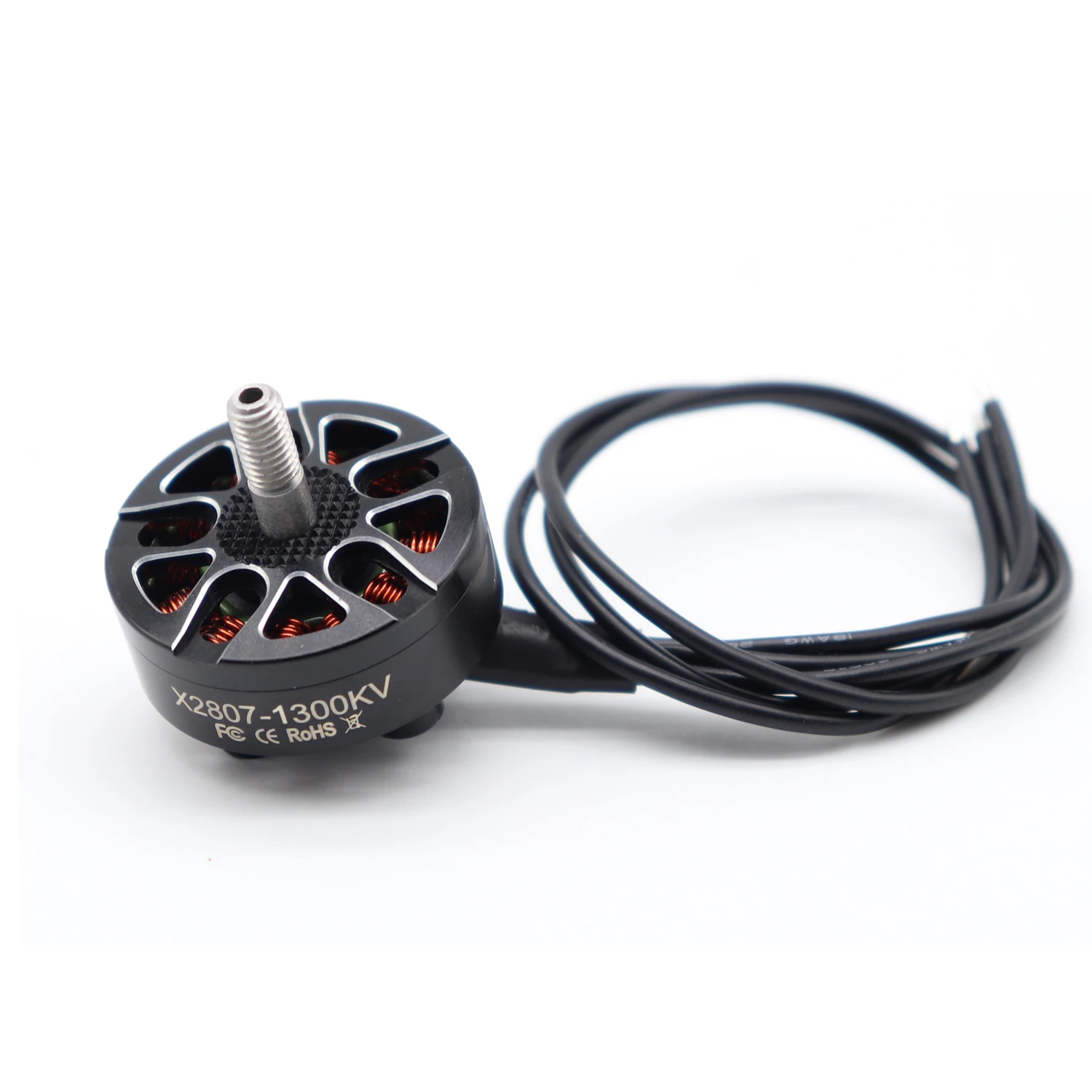 Gros plan sur le stator et les aimants du moteur FPV 2807 1300KV haute performance