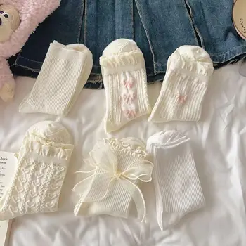 جوارب نسائية متوسطة الطول بلمسة دانتيل — صورة 4