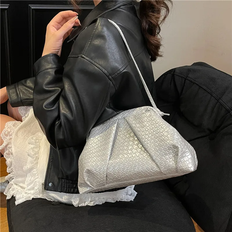 Woven Clip-On Women's Bag Fashionable Light Luxury Pleated Small Bag Versatile and Stylish Shoulder Clutch Crossbody Bag - 3