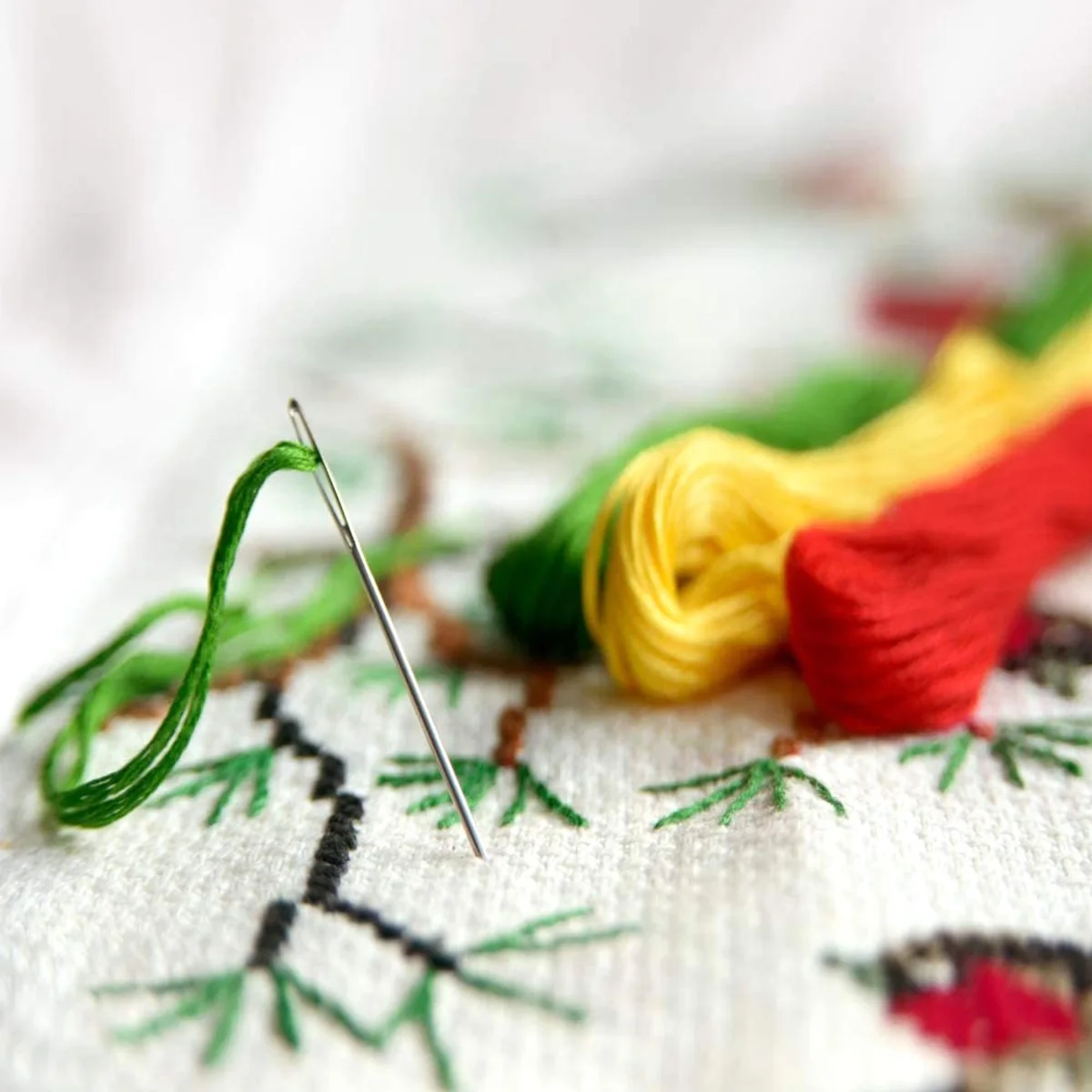 Embroidery Kit 3/4Pack Starter for Beginners Stamped Cross Stitch with 1 Embroidery Hoop and Color Threads for Adults Kids