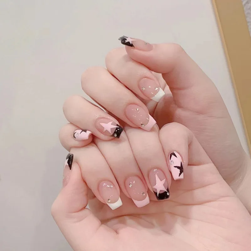 

y2k Nails 24pcs Fake Nails Black Pink Color French Press Nail Tips with Five-pointed Star Pattern Artificial Nail Tips for Girls