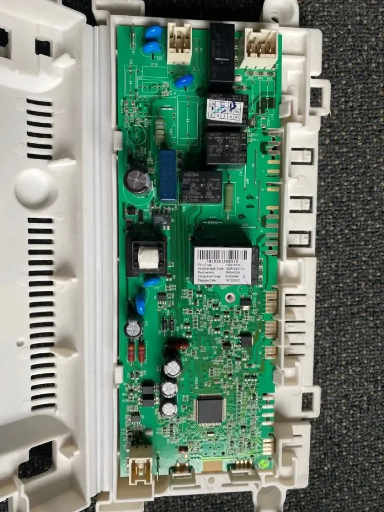 

For Electrolux computer board 136610230 EDR10621CA Used board good working