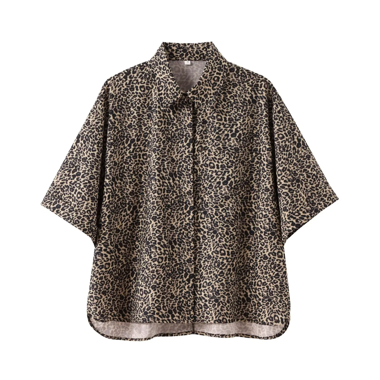 

Блузка женская летняя однобортная с леопардовым принтом, коротким рукавом и лацканами