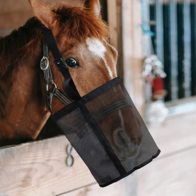 Hanging head feed bag for horses Outdoor horse feeding bag Elastic adjustable horse muzzle 2