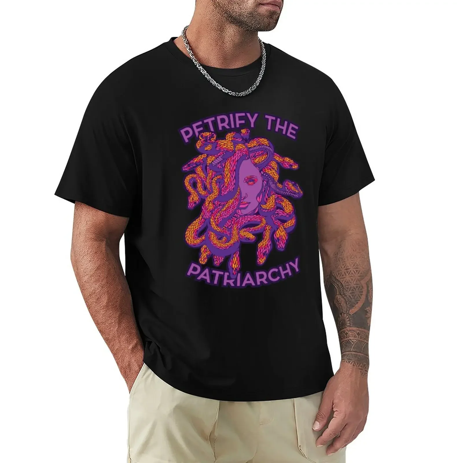 

Футболка Petrify The Patriarchy Мужская, одежда в эстетике, однотонная черная с графическим принтом