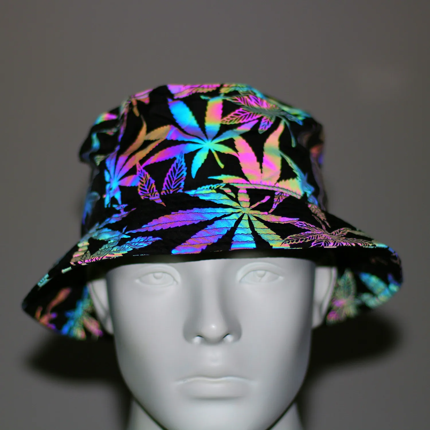 

New Seven-color Pattern Reflective Fisherman Hat Punk Rock Hip Hop Hat Outdoor Casual Sunscreen Visor