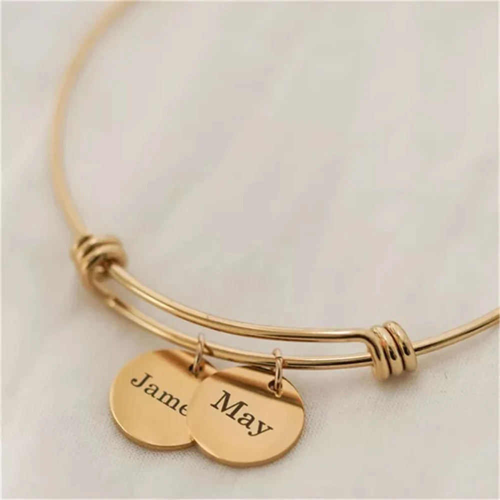 

Personalized Adjustable Bangle Custom Engraved 1-5 Names Round Hearts Charms Pendant Stainless Steel Bracelets for Women Jewelry