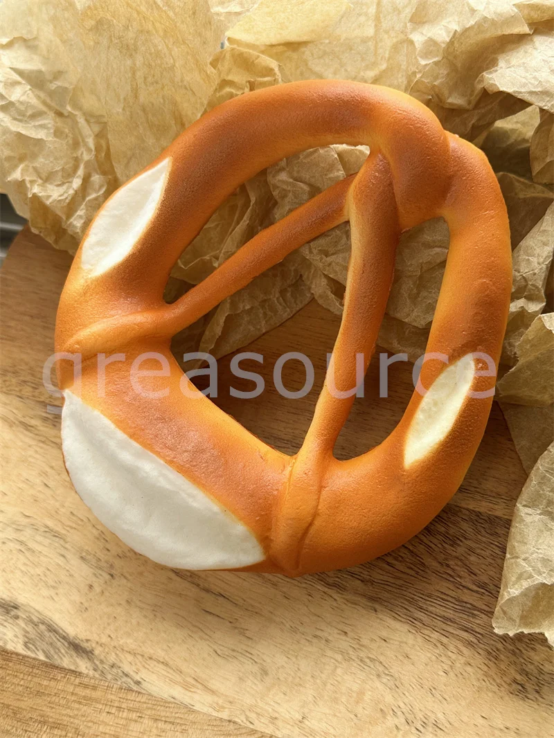 Weiches Mini-Baguette-Modell, realistisches süßes Geschenk, Küche, Begleiter, Spielzeug, köstliche goldene Waffel-Eisbeutel, klein, 12,7 cm, 4-teiliges Kit zum Spielen – Detail 6
