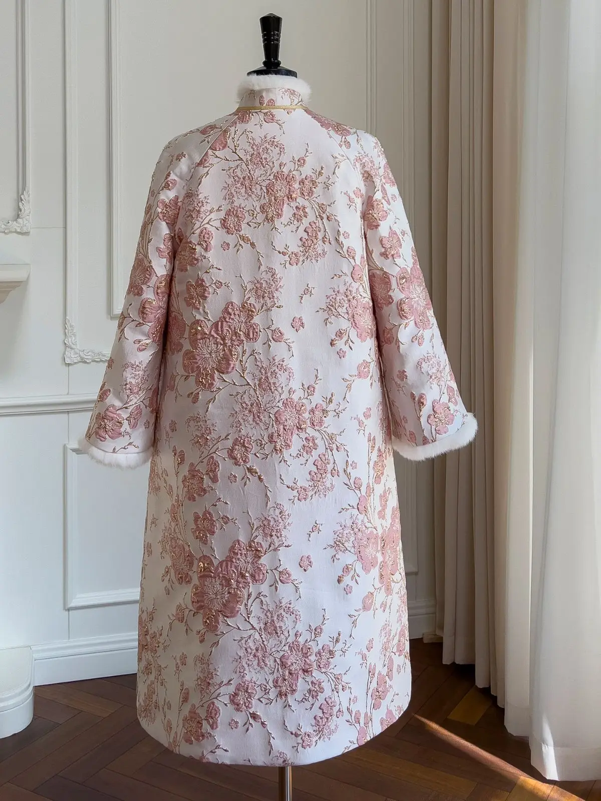 Chinese Style Autumn Winter Fashion Women's High Quality Perals Tassel Jacquard Overcoat F120