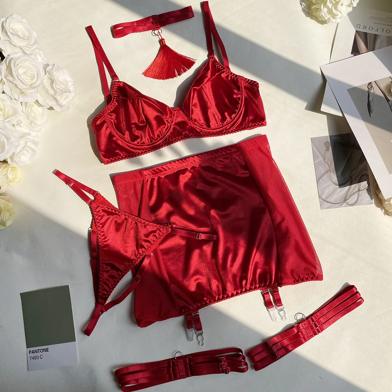 Fancy Sexy Bra Set Hip Wrap Skirt For Women Exotic With Chains Women Satin Luxury Designer Tassel Wrapped Buttocks Lingerie Set