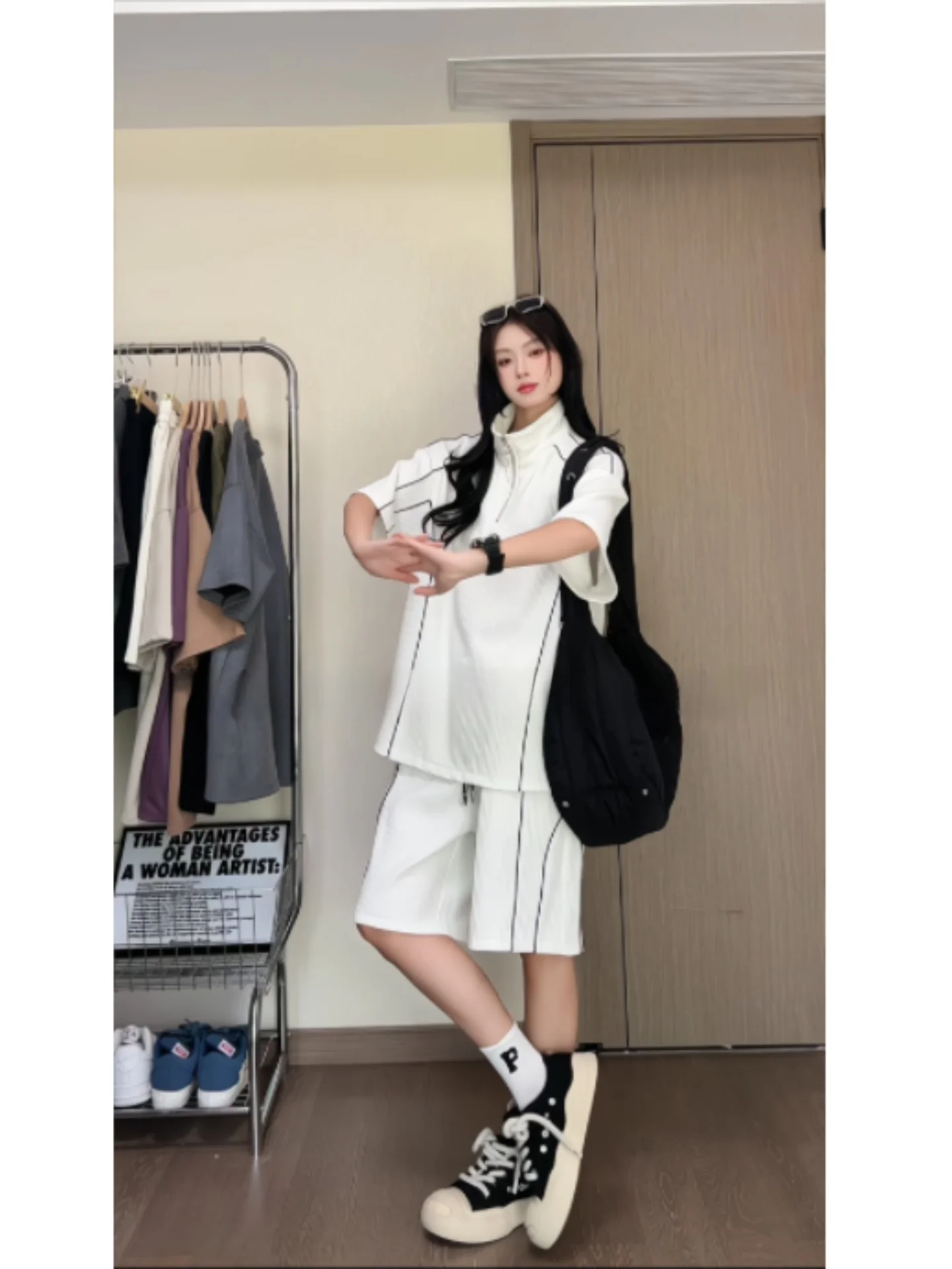 캐주얼 스포츠웨어 세트 남성 여름 스탠드 칼라 하프 집업 컬러 블록 스티칭 루즈핏 반팔 반바지 투피스 세트 레이지 스타일
