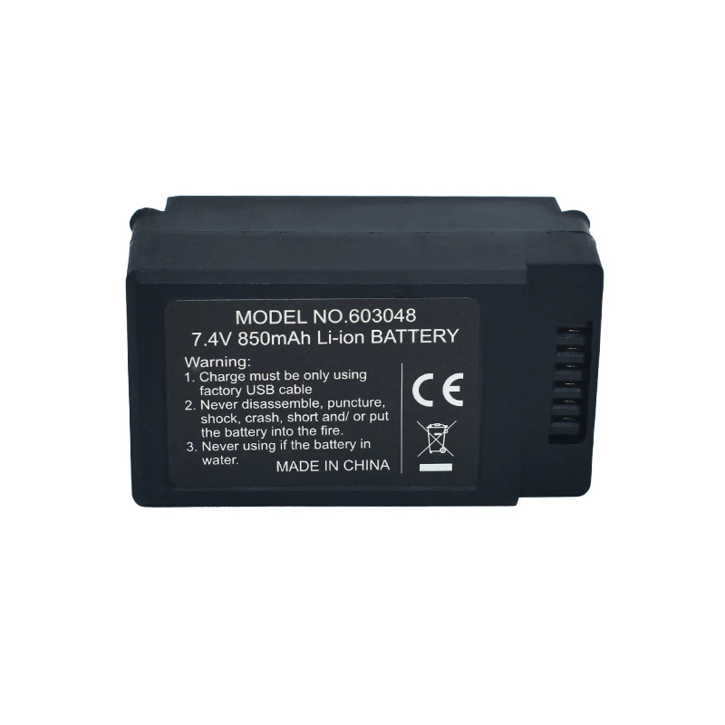 Batteries 3.7V pour drone, vue rapprochée montrant les contacts métalliques et le logo de la marque.