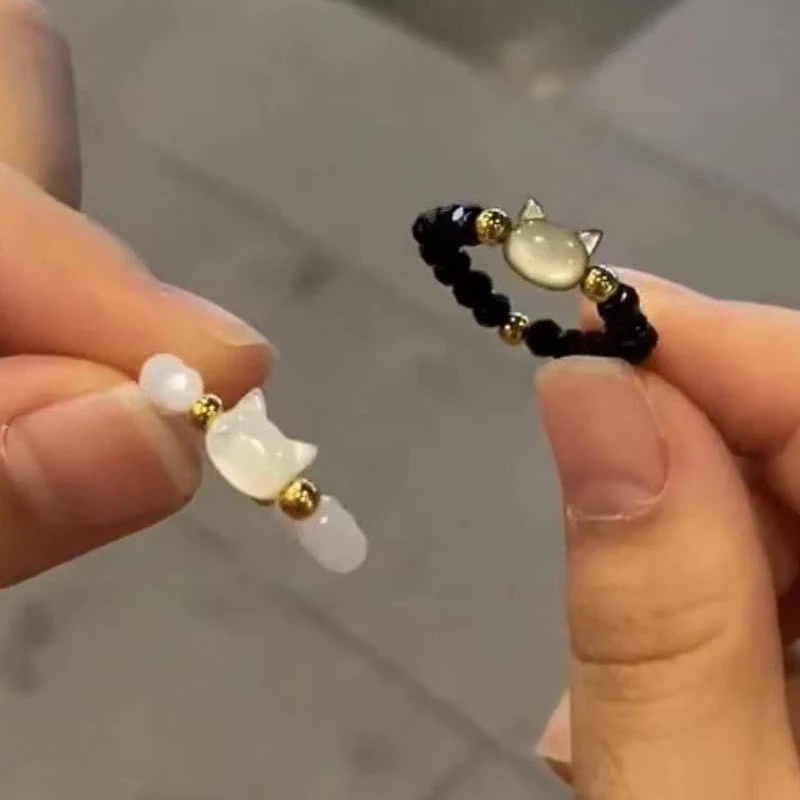 Anelli, perline, gatti stile moda 2025 per uomo e donna_voghion.com