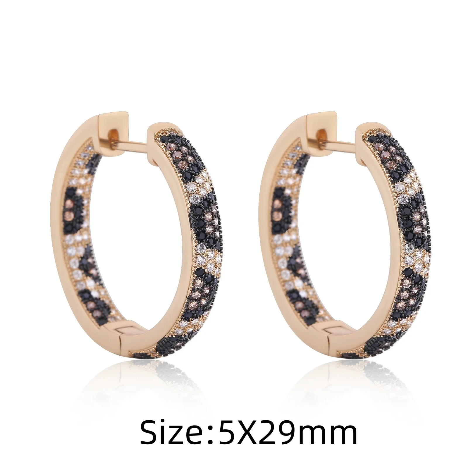 Orecchini a cerchio grandi con stampa leopardata alla moda