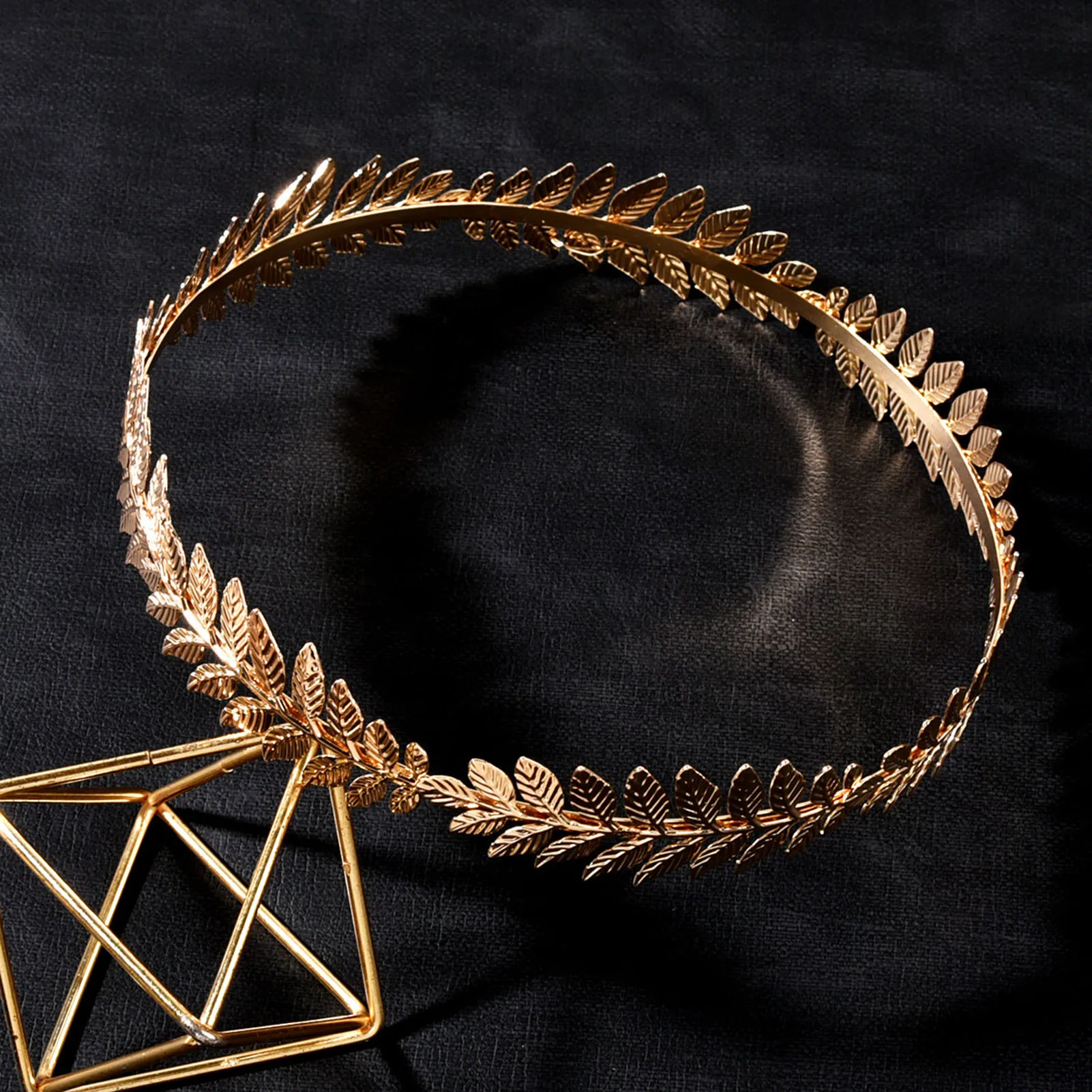 Vintage Baroque Leaf Crown Emperor Crown Leaf Wreath for Stage Performance School Ball