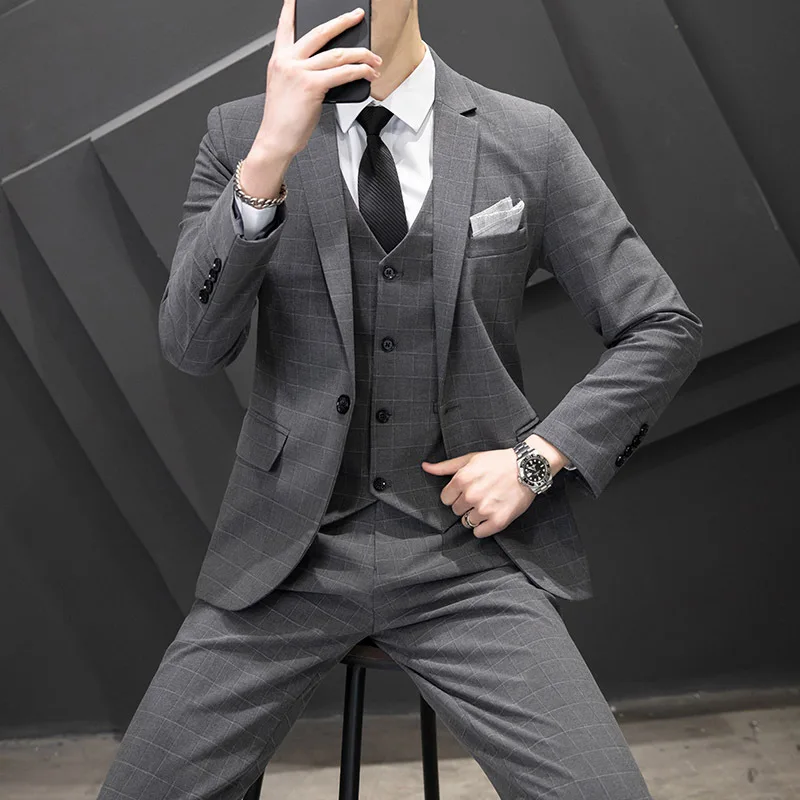 

4637 Refreshing plaid light business suit