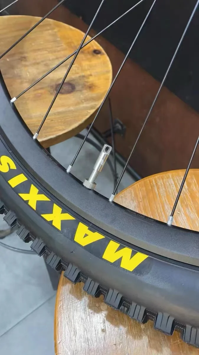 Description Picture 3 of itemCanada TITLE Tubeless Valve Metal Cap Detachable 1 Set Of 2 PCS Large Intake Air