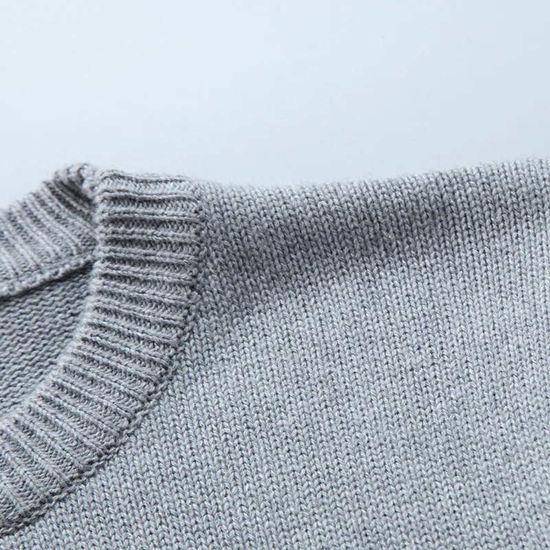 New Winter Men's Sweater Casual V-neck Fashion Embroidered Warm Sweater