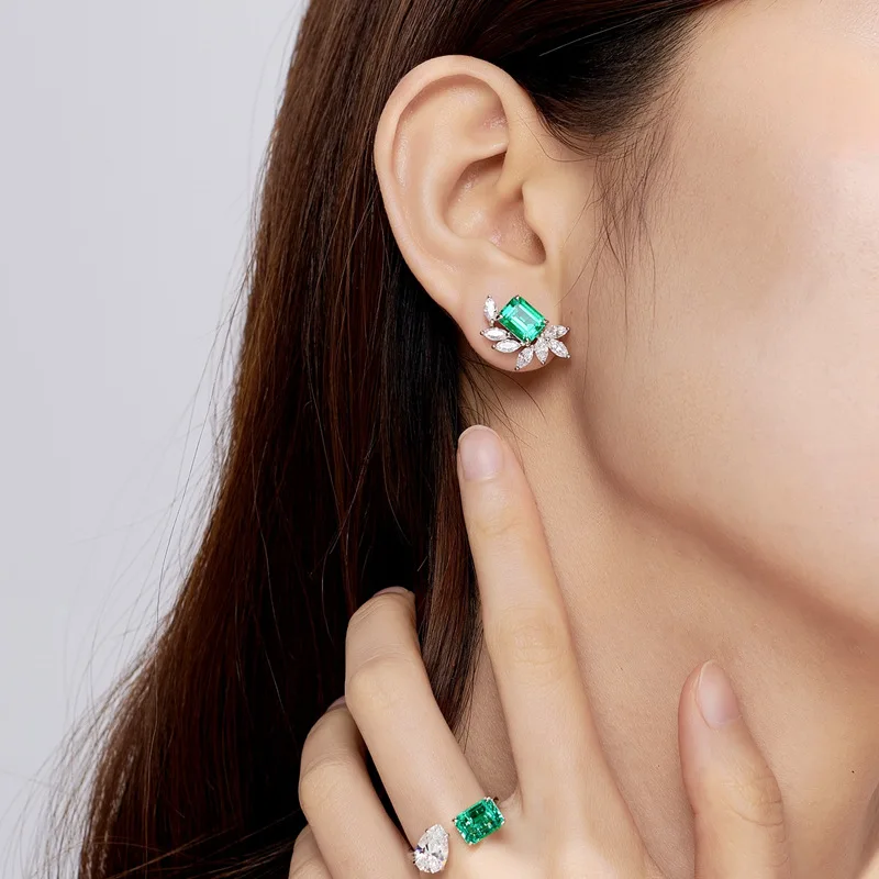 

French Light Luxury Elegance and High Grade Earrings S925 Sterling Silver Plated Emerald Earrings and Earrings for Women