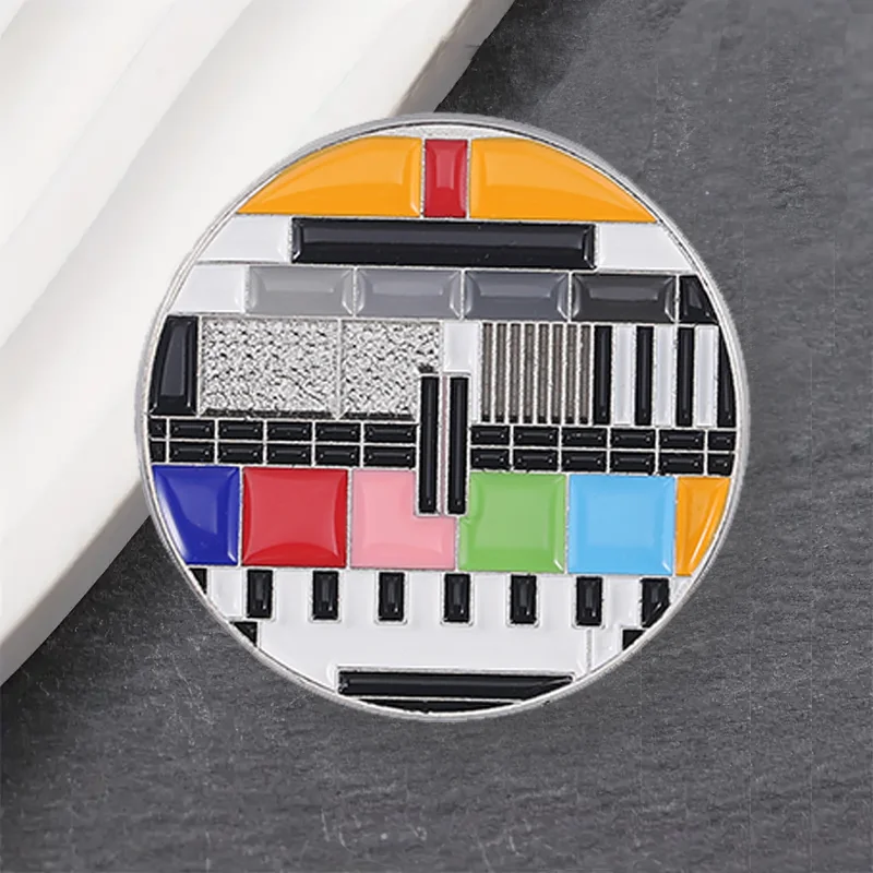 

Cartoon creative brooch Cute TV brooch best gift for friends and family