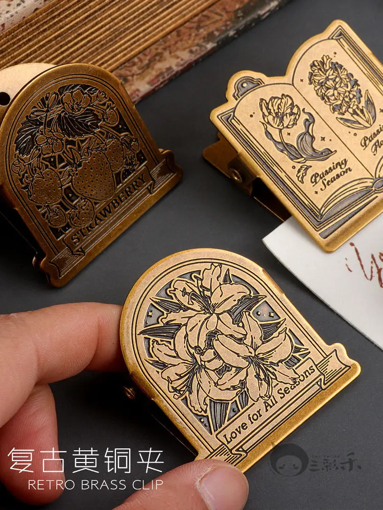 오리지널 귀여운 금속 종이 클립 세트 저널, 여행 노트 및 수채화 책을 위한 내구성이 뛰어난 휴대용 딸기 디자인