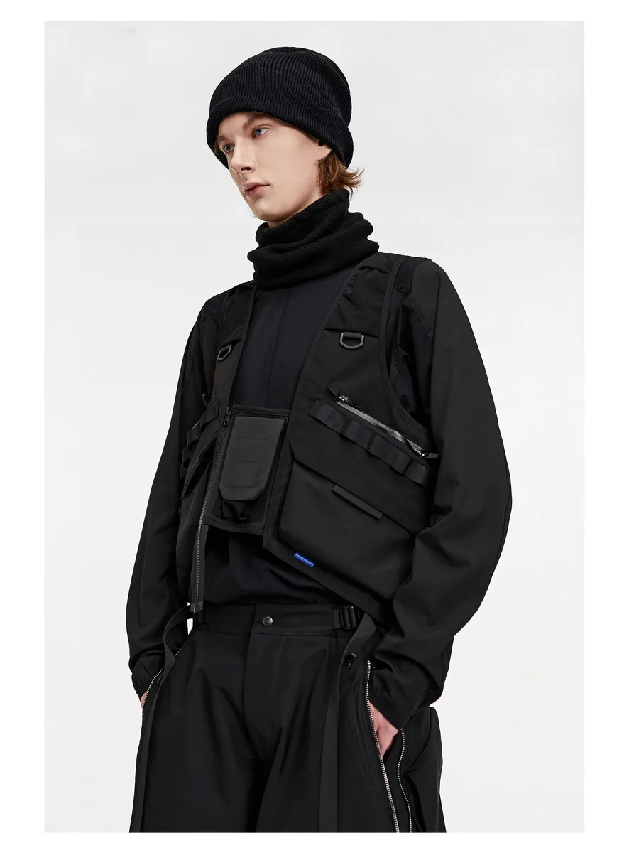 Reindee Lusion  Outdoor commute quicke remove vest functional clothing multiple pockets waterproof zippers techwear gorpcore