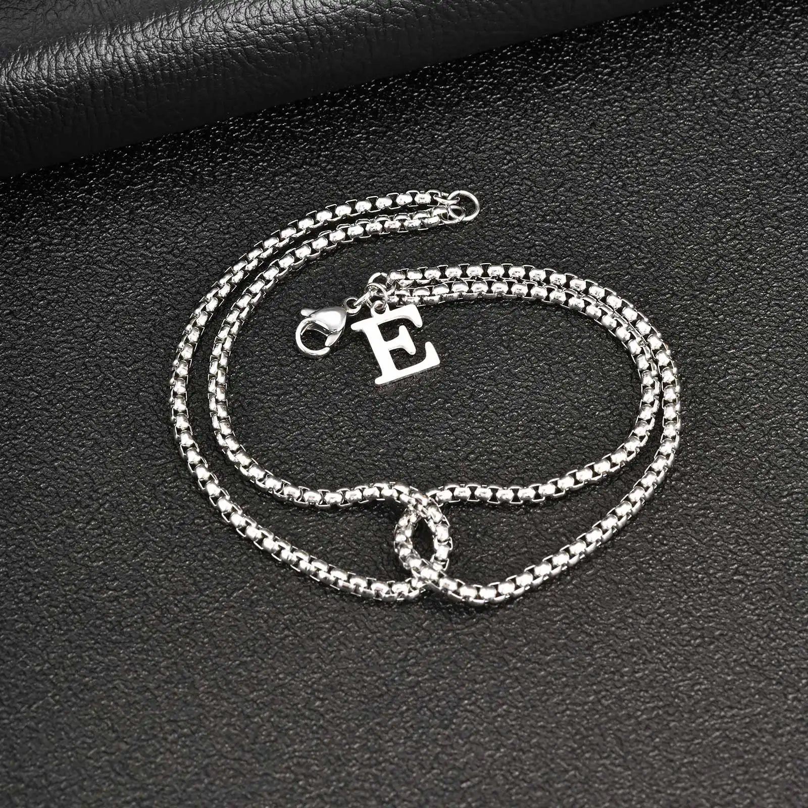 Vnox A-Z Initialen Doppelschichtige Box-Ketten-Armbänder für Männer, Edelstahl-Armreif, Personalisiertes Namens-Buchstaben-Charm-Armband Geschenke – Detail 6