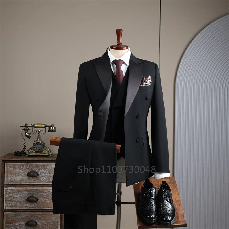 Black Men's 3 Pieces Suit Peak Lapel Double Breasted Jacket Vest Pants Wedding Groom Tuxedos Slim Fit Formal Business Suits
