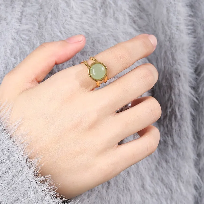 Bague ouverte incrustée de pierres précieuses – Image 3