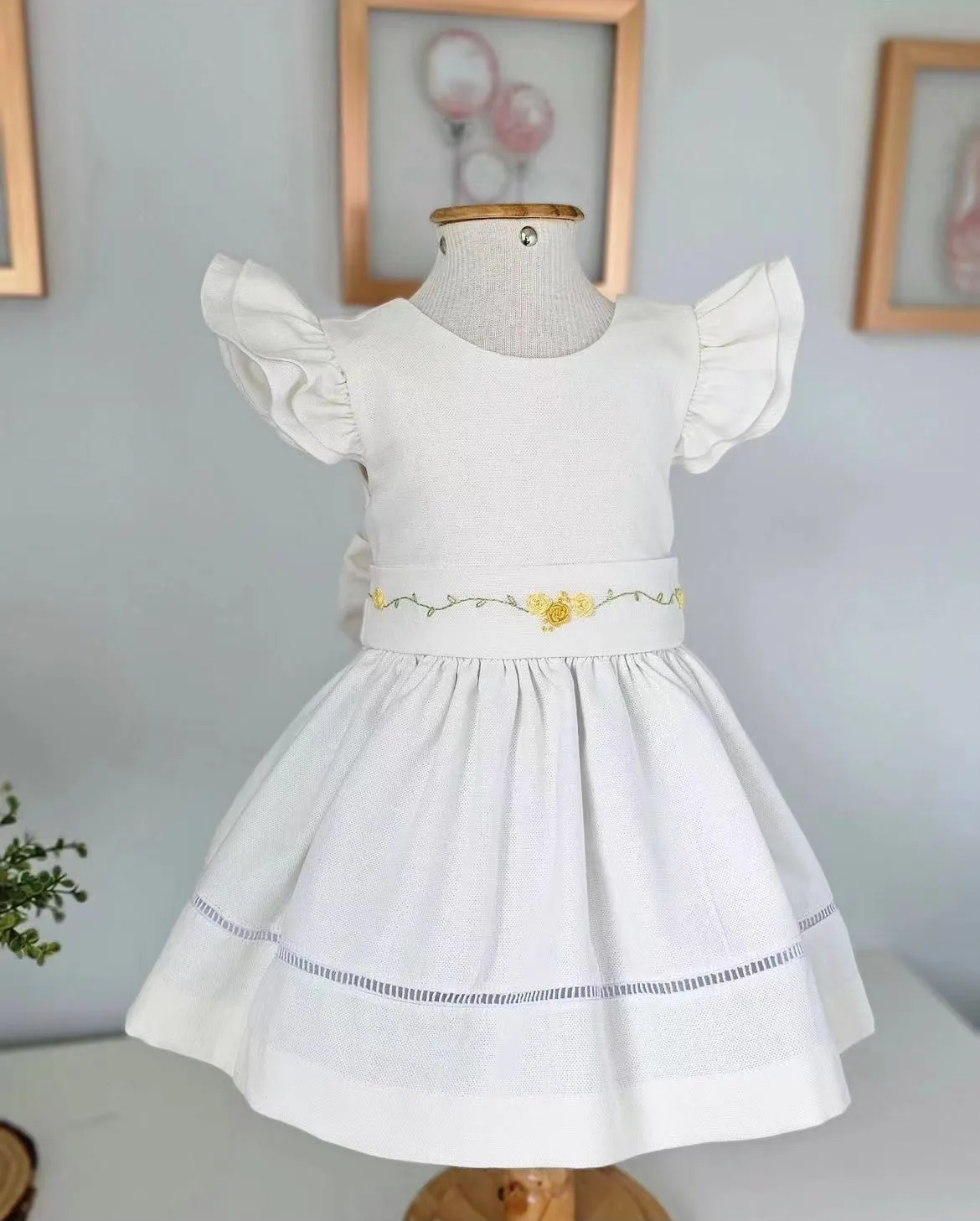 

0-12Y Baby Girl Summer Yellow Flower Handmade Embroidery Vintage Princess White Dress for Birthday Baptism Easter Photograph Eid