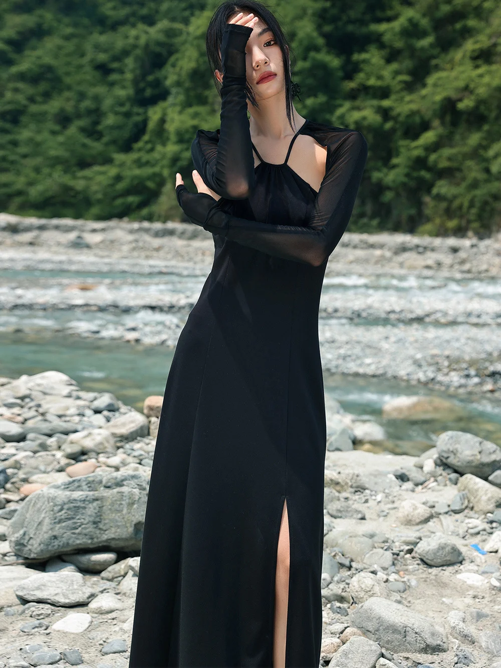 Anasuya Bharadwaj New Photos in Black Dress (2) | Long frock designs, Frock  photos, Long gown design