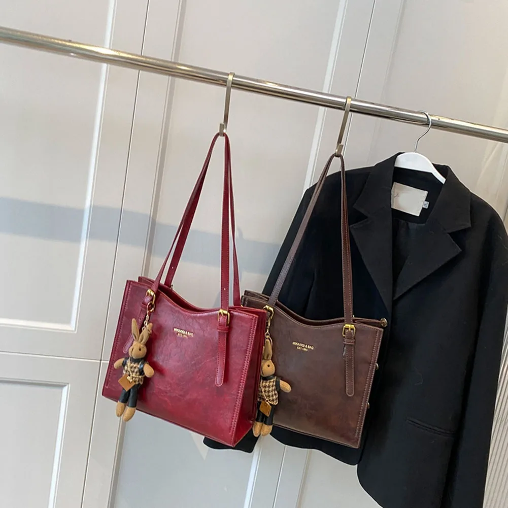 Women Vintage Shoulder Bag with Pendant Retro Tote Handbag Large Capacity Slouchy Tote Purse Ladies Travel Handbag