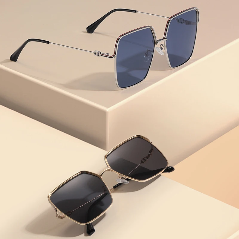 

Fashion Women Polarized Sunglasses Frame New Female Stylish Quality Sunglasses Shaes Multi Colors Woman Sunshades LS322